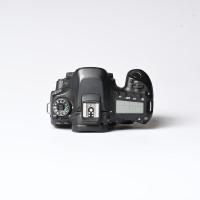 Occasion__Canon_80D_body_2