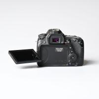 Occasion__Canon_80D_body_3